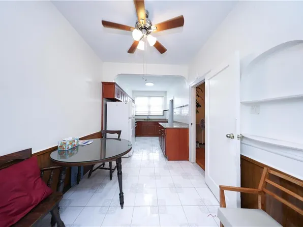 4715 Bedford Avenue image 9 of 35