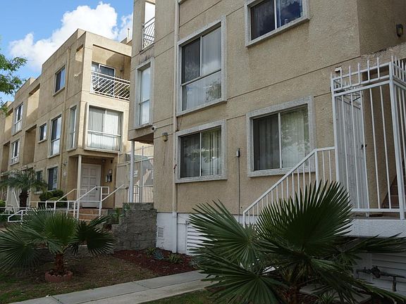 5th image of 116 W Maple St Unit 22