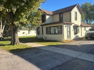 9620 Illinois St, Hebron, IL 60034