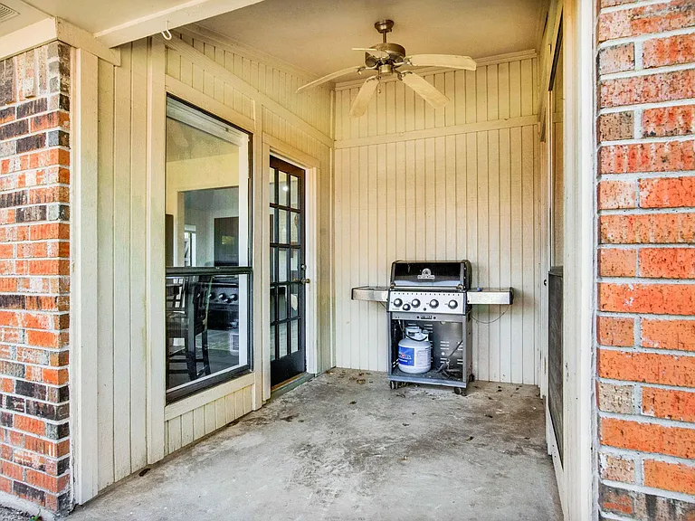 8060 Christie Dr — Photo 19