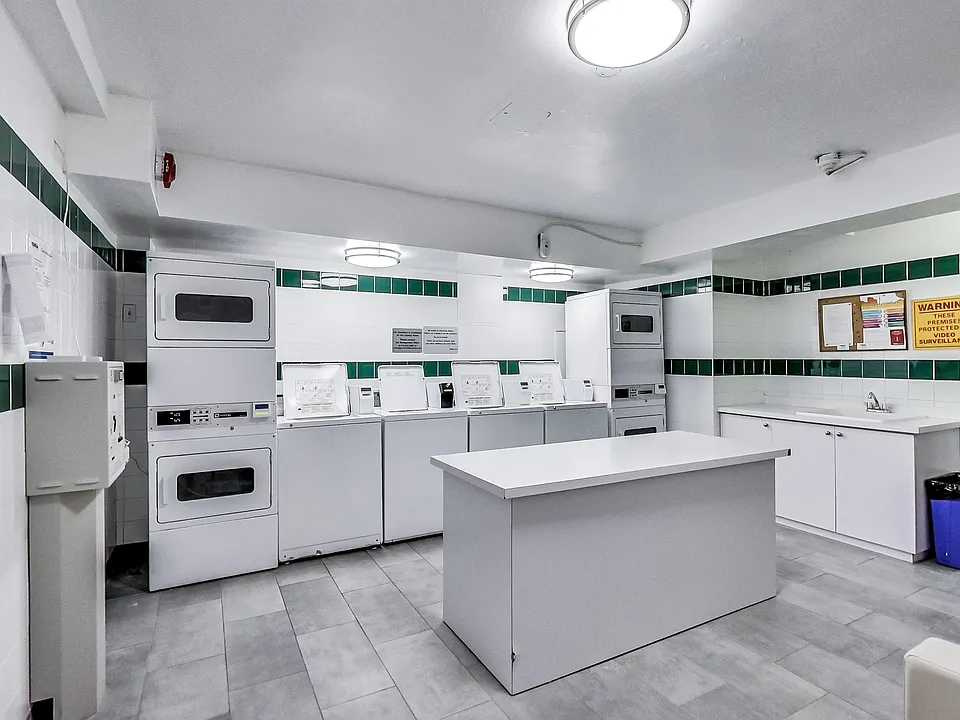 291 Avenue Rd