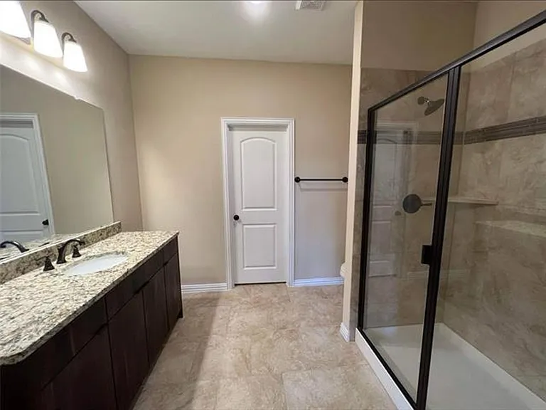 144 Canales Cir — Photo 7