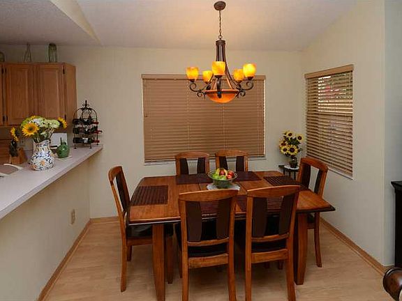 5th image of 8860 Woodside Ct