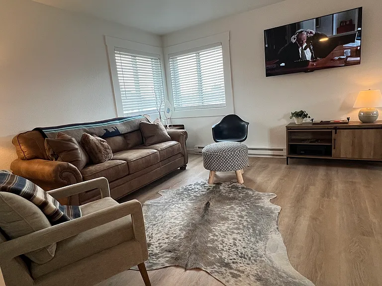 503 Oregon St — Photo 2