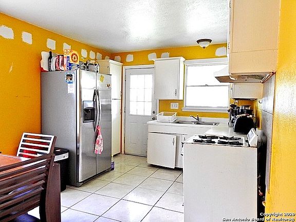 4th image of 134 Allenhurst St