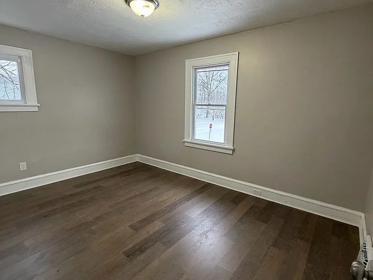 13606 Darley Ave — Photo 9