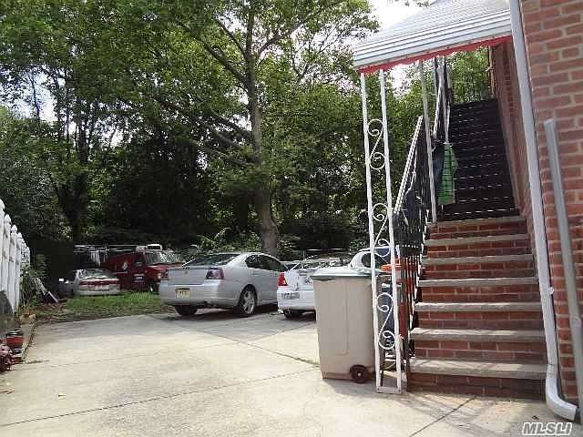 2nd image of 5122 Jacobus St
