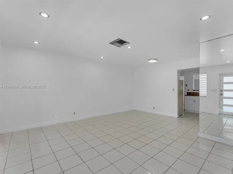 1811 SW 97th Ter #2 — Photo 9