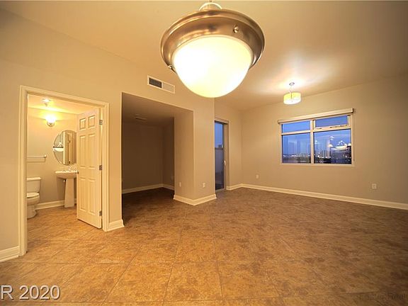 4th image of 150 Las Vegas Blvd N Unit 1709