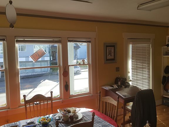 2nd image of 3107 6th Ave