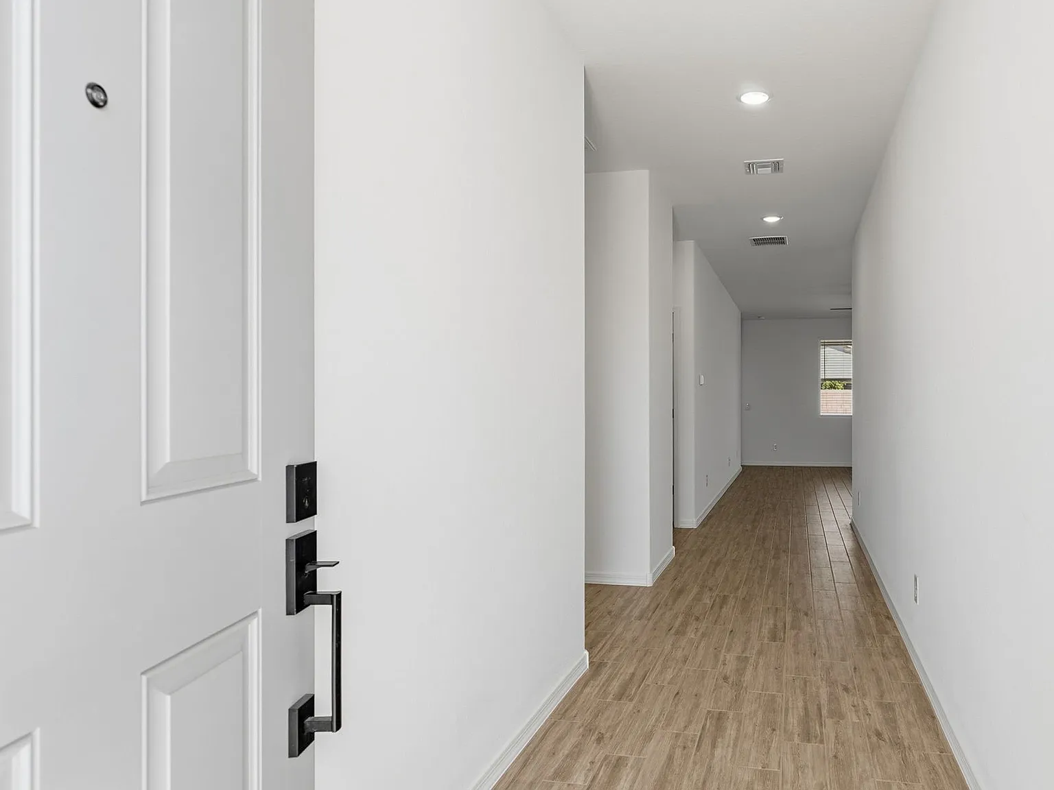 3 bed, 1567 sqft, $2,300 — Photo 2