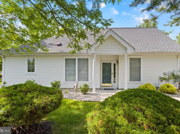 227 Burholme Dr, Hamilton, NJ 08691