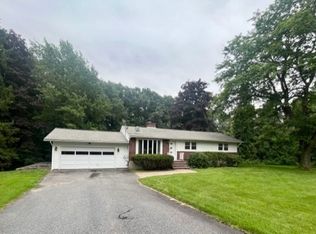 35 Skylark Ln, Lunenburg, MA 01462