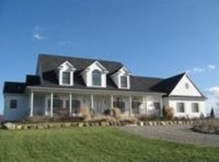 1424 Porter Rd, White Lake, MI 48383