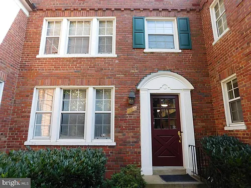 1720 Queens Ln #3172 Photo 1
