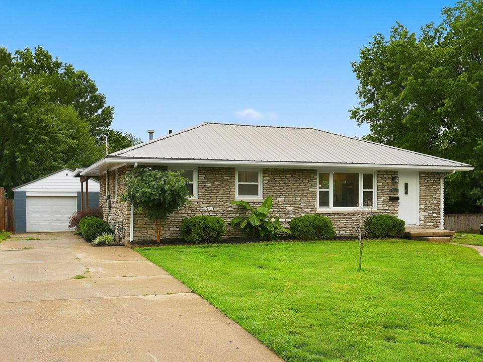 1st image of 601 Freeman Dr