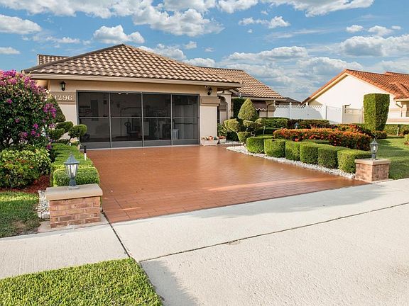4th image of 9296 Sun Pointe Dr