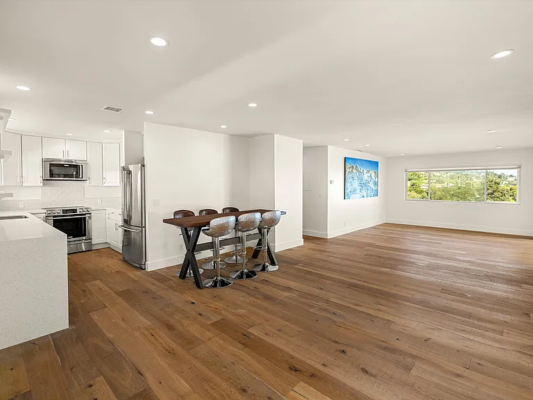 813 E Anapamu St #PENTHOUSE — Photo 2