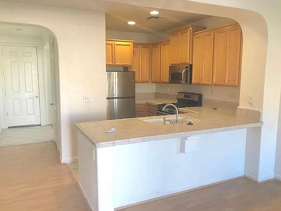 4th image of 5843 Bridgecross Dr