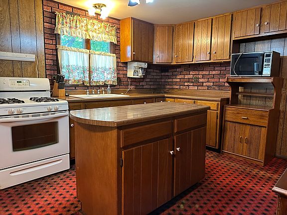 5th image of 995 Fillebrowne St