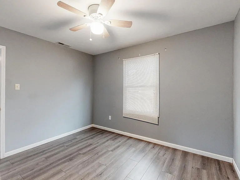 105 Woods Ave — Photo 10