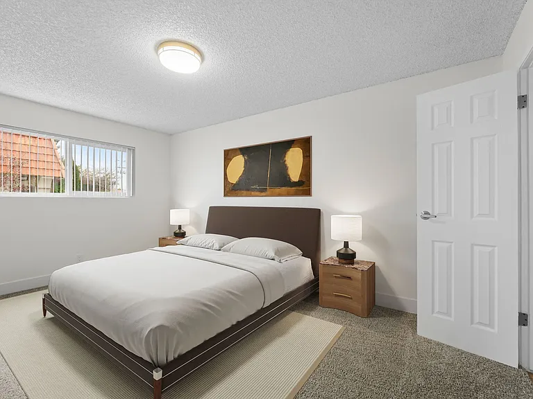 Sherwood Forest Apartments — Photo 2