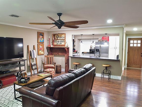 2nd image of 4507 Acacia Street