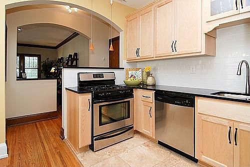 4th image of 4325 Bryant Ave S #D201