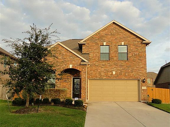 2nd image of 946 Francesca Ct