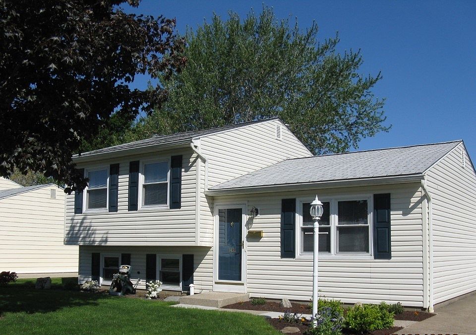 1st image of 1452 E 33rd St