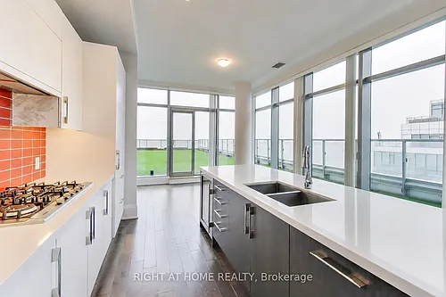 39 Queens Quay E #1126 Photo 1