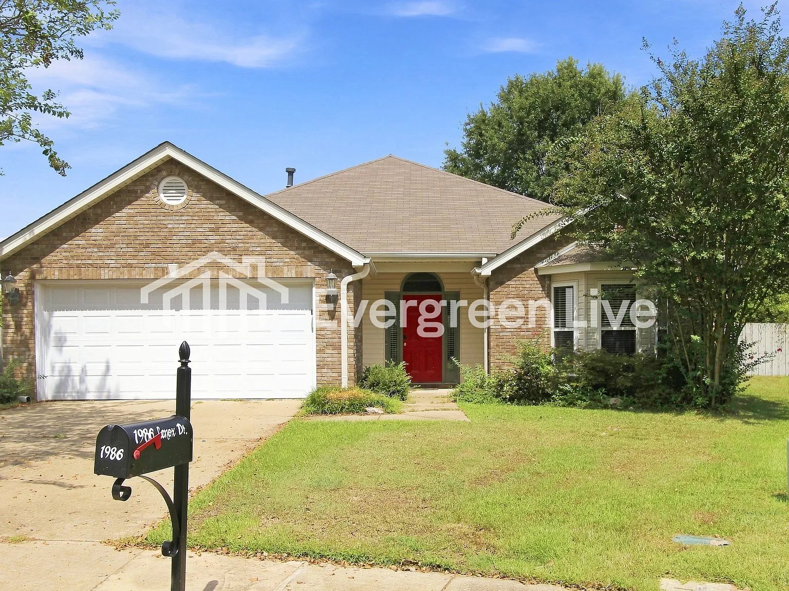 3 bed, 2.0 bath, 1825 sqft, $1,695 — Photo 1