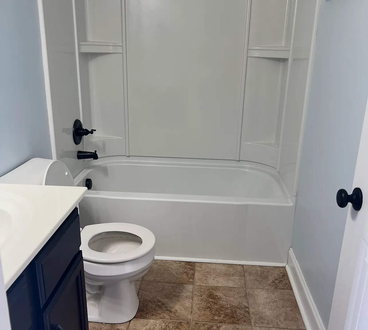 5 bed, 1886 sqft, $2,500 — Photo 4