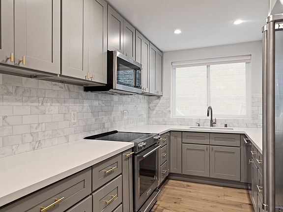 2nd image of 153 S Palm Dr APT 3