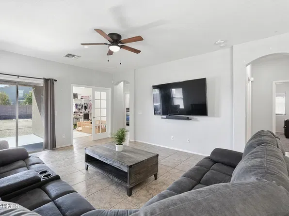 1237 W GREEN TREE Drive, San Tan Valley, AZ 85143