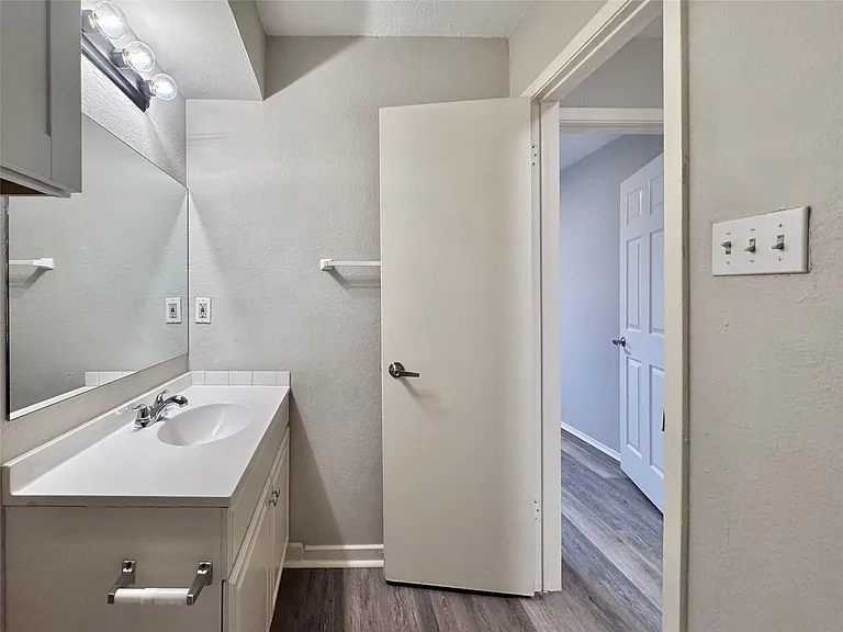 2110 Blue Meadow Dr #A — Photo 24