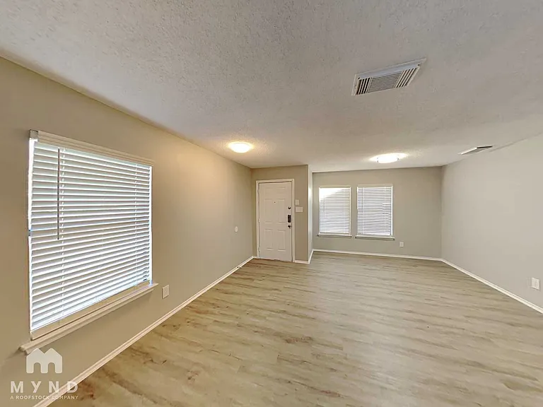 9703 Cameron Crk — Photo 9