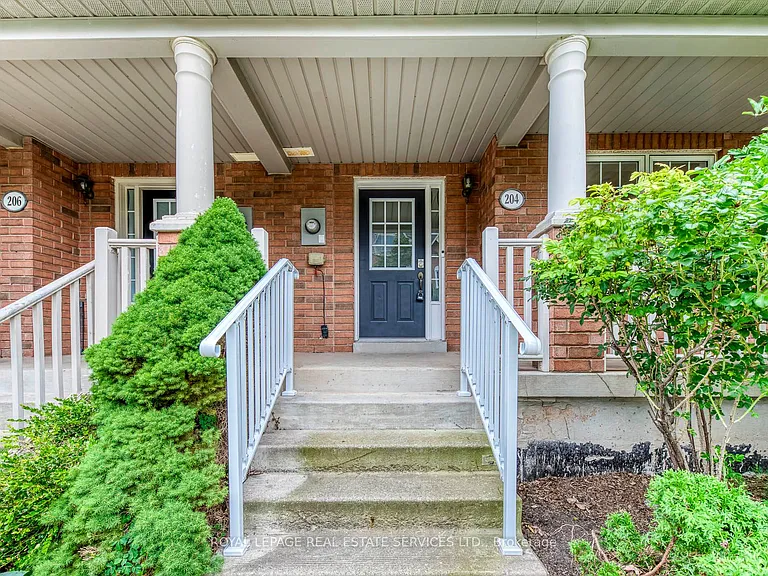 204 Roxton Rd — Photo 2