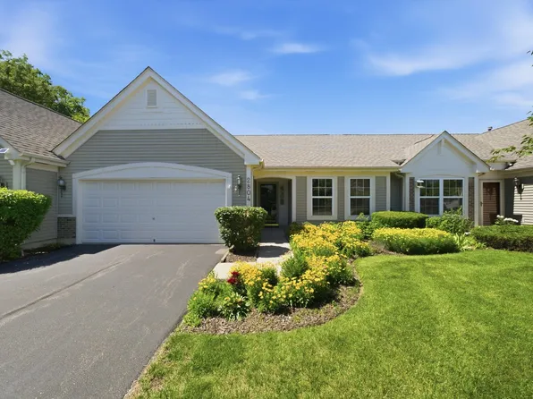 2804 N Southern Hills Dr, Wadsworth, IL 60083