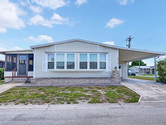 3rd image of 8906 31ST AVENUE E
