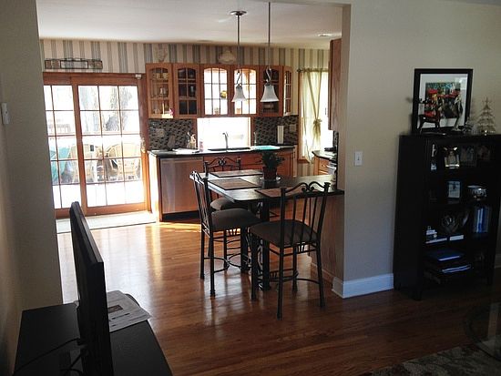 open entryway from LR