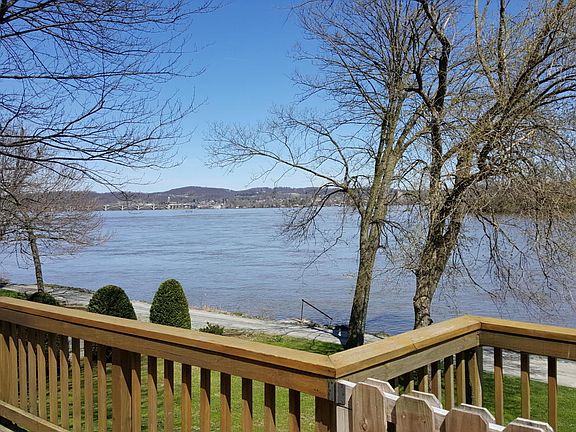 2nd image of 229 Murphys Hollow Ln