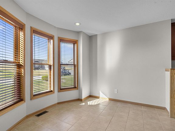 4th image of 1321 Circle Dr