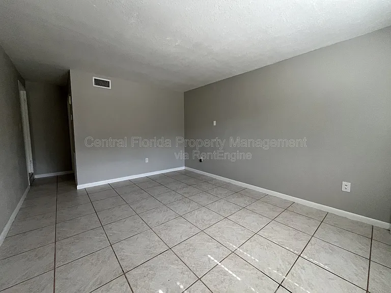 1510 Altaloma Ave #B — Photo 3