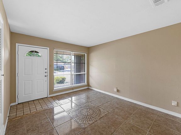 5th image of 307 SE Robert St