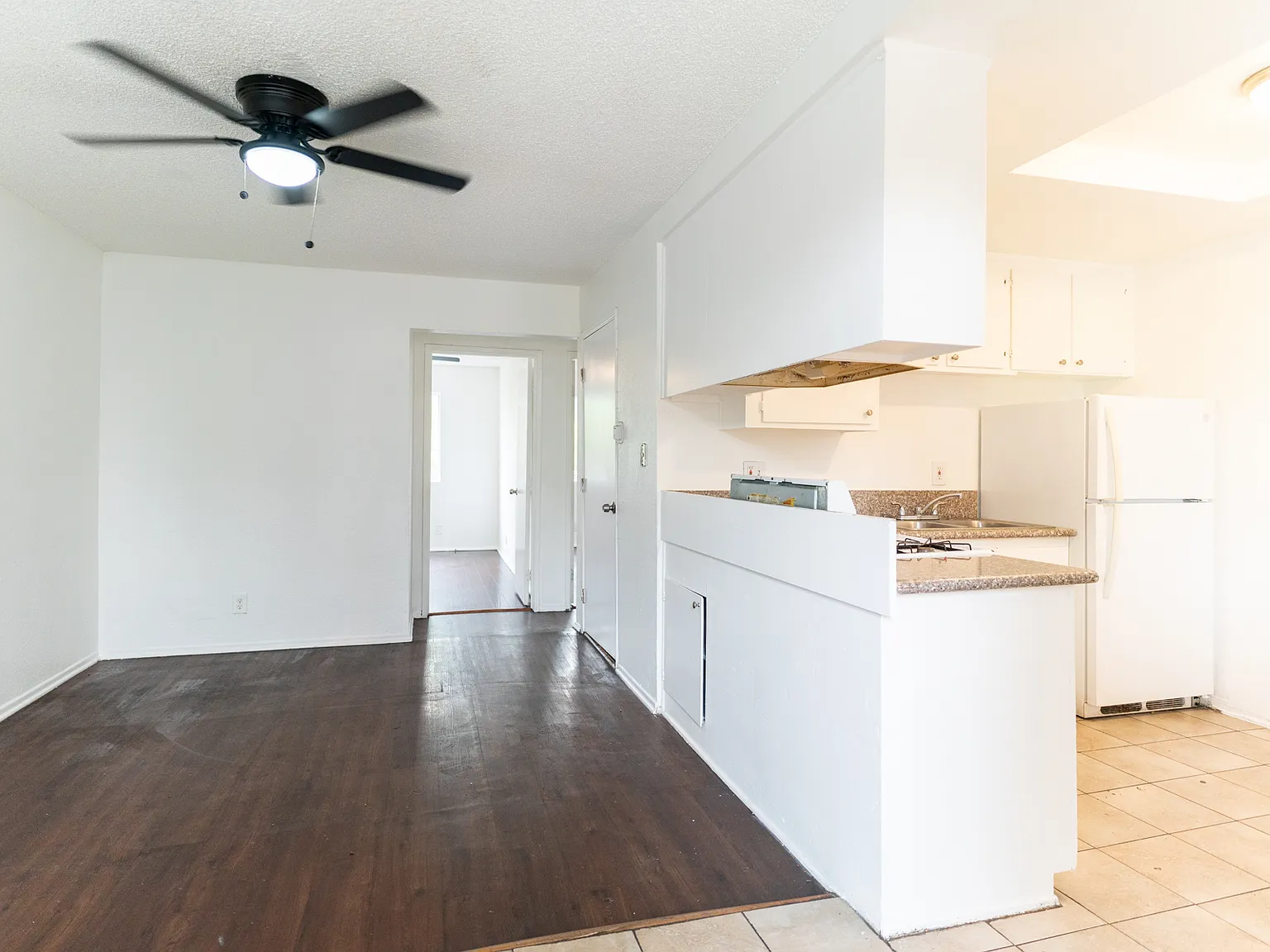 2 bed, 700 sqft, $1,995 — Photo 2