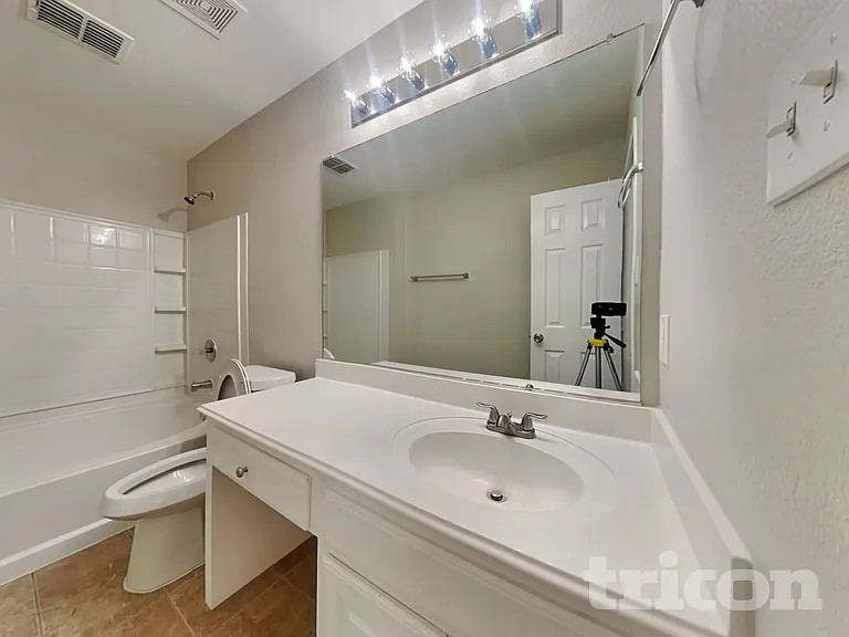 2705 Lynx Ln — Photo 8