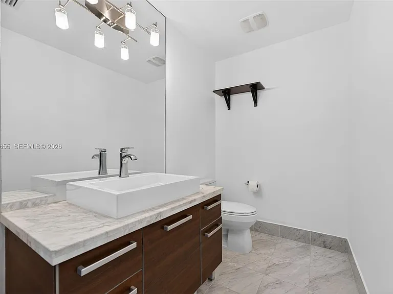 253 NE 2nd St #424 — Photo 8