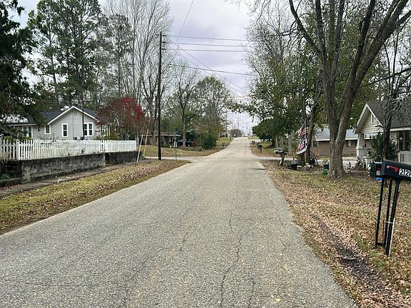 4th image of 200 Iowa Ave