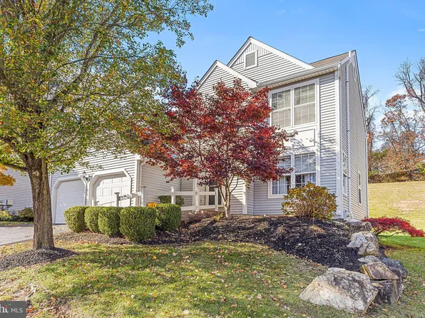 520 Larkins Bridge Dr, Downingtown, PA 19335